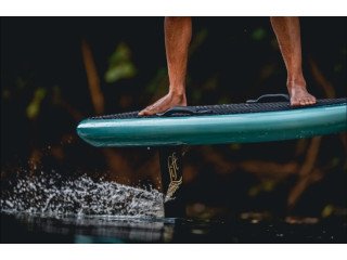 Hydrofoil motorized surfboard