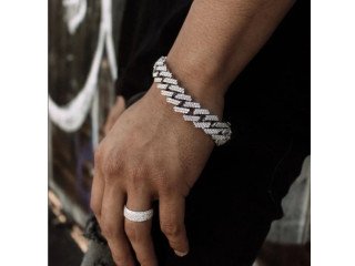 Why Buy Silver Bracelet for Boys Online in 2024