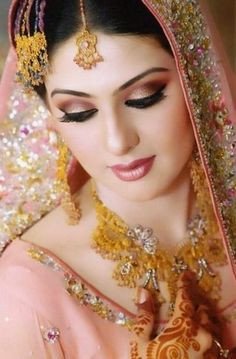 lyra-salon-guruvayur-best-bridal-makeup-in-guruvayur-big-0