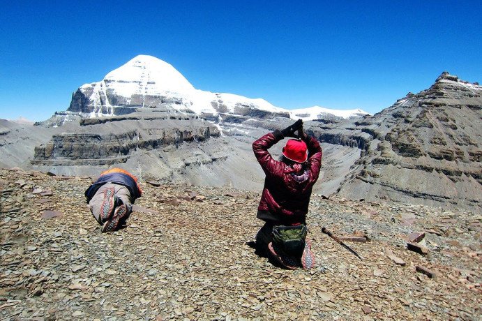 experience-kailash-mansarovar-yatra-by-helicopter-big-0