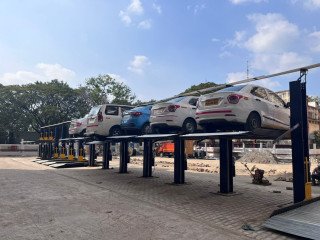 Hydraulic car parking system