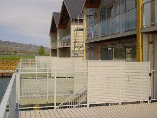 ensure-comprehensive-safety-and-privacy-for-your-homes-with-the-euro-slat-screens-and-fences
