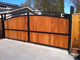 wooden-garden-gate-tall-richardson-tx