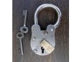 antique-iron-skeleton-key-lock-treasure-chest-style-padlock-small-0