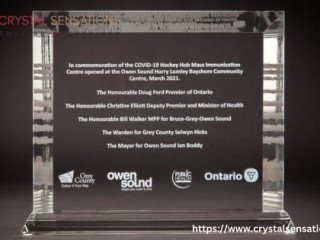 custom-crystal-trophy-for-corporate-awards-and-events