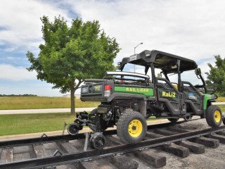gator-hi-rail-compact-versatile-rail-ready-utility-vehicle