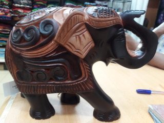 wooden-elephants-in-sri-lanka